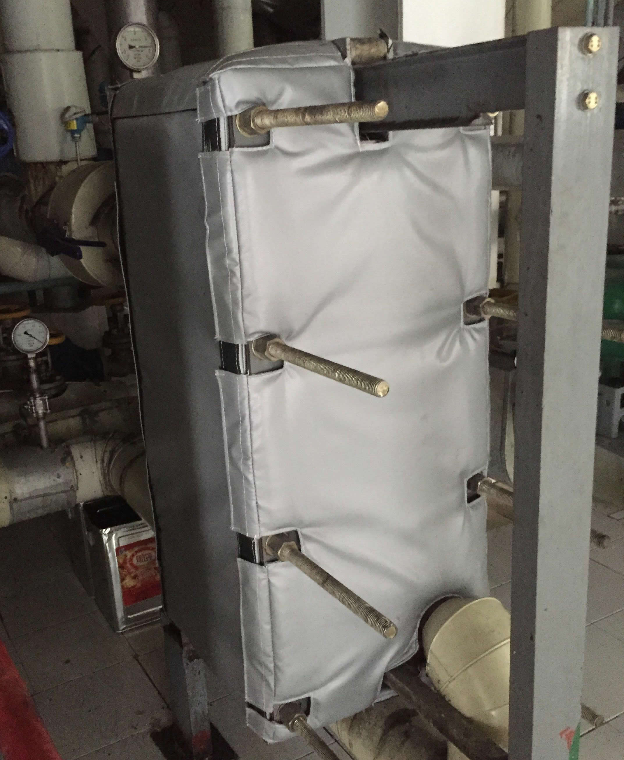 板式<a href=http://m.dayuan-tw.com/e/tags/?tagname=%E6%8D%A2%E7%83%AD%E5%99%A8%E4%BF%9D%E6%B8%A9 target=_blank class=infotextkey>換熱器保溫</a>套