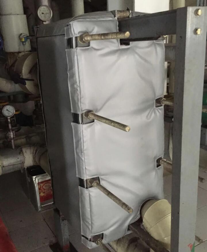 板式<a href=http://m.dayuan-tw.com/e/tags/?tagname=%E6%8D%A2%E7%83%AD%E5%99%A8%E4%BF%9D%E6%B8%A9 target=_blank class=infotextkey>換熱器保溫</a>套